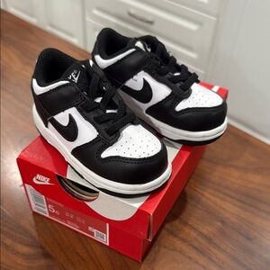 Nike Black and White Sneakers Classic Dunk Design
